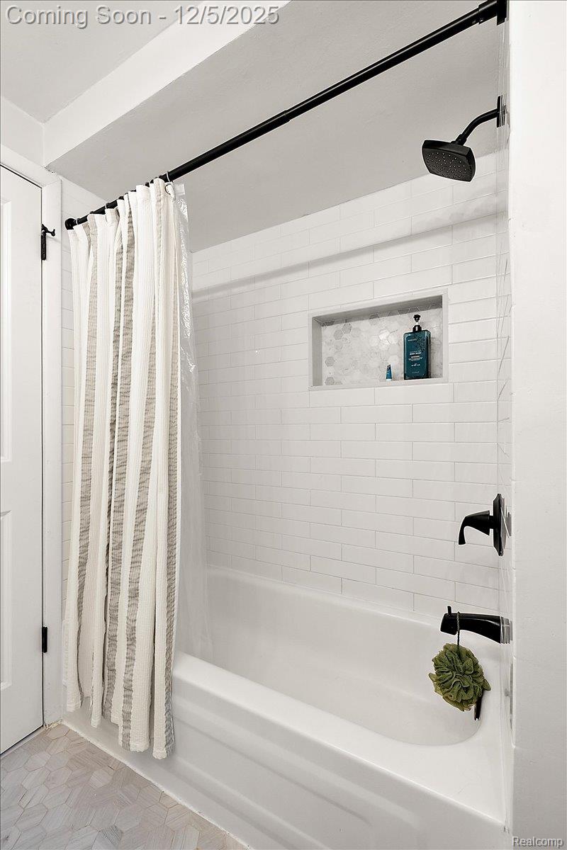 21622 Riverview Drive