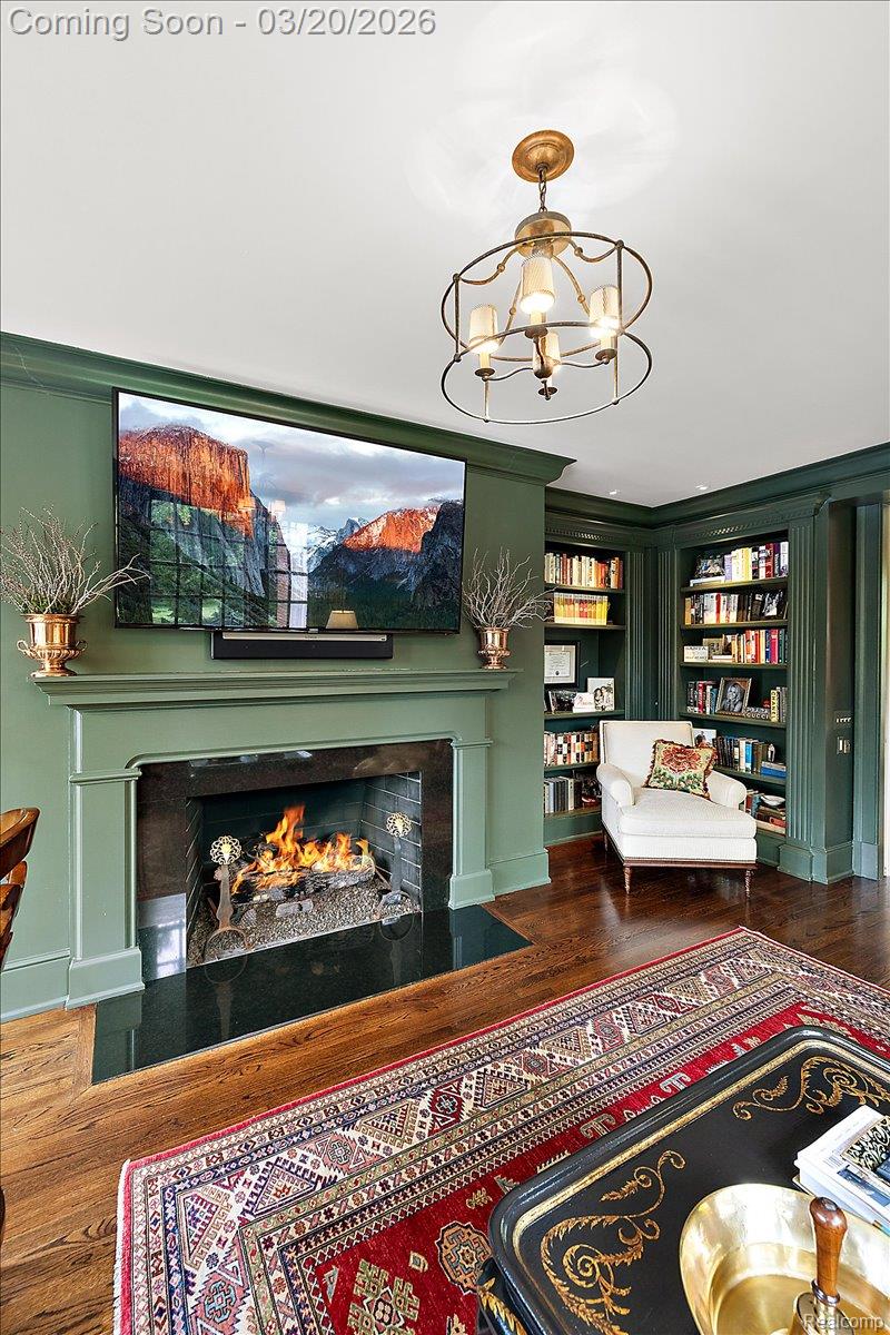 1045 Country Club Road