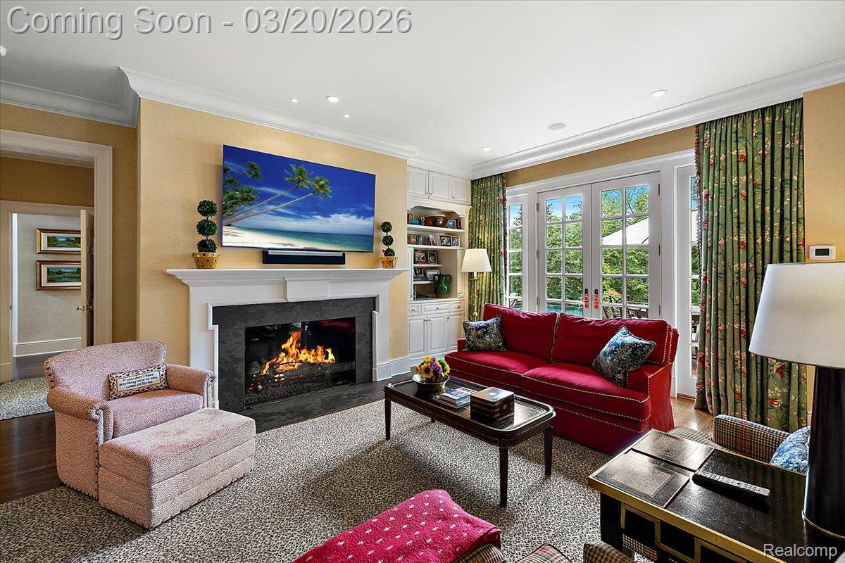 1045 Country Club Road