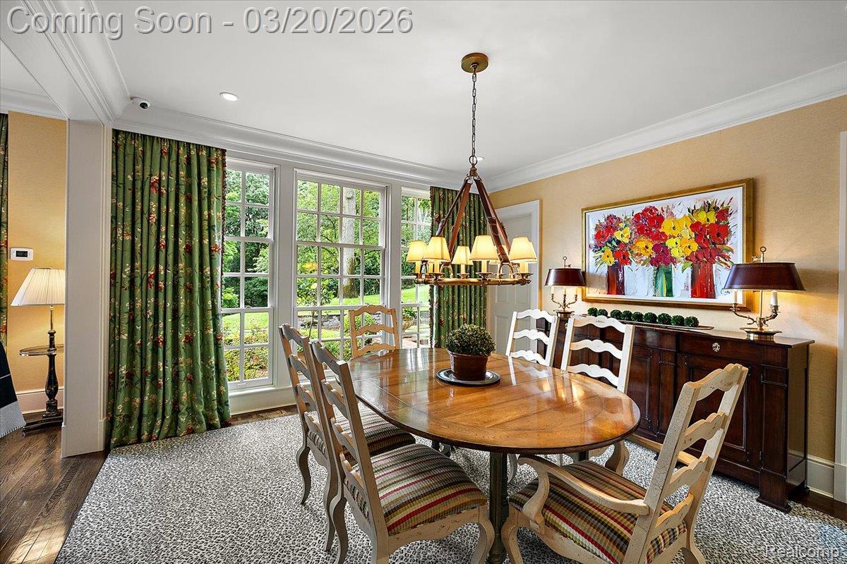 1045 Country Club Road