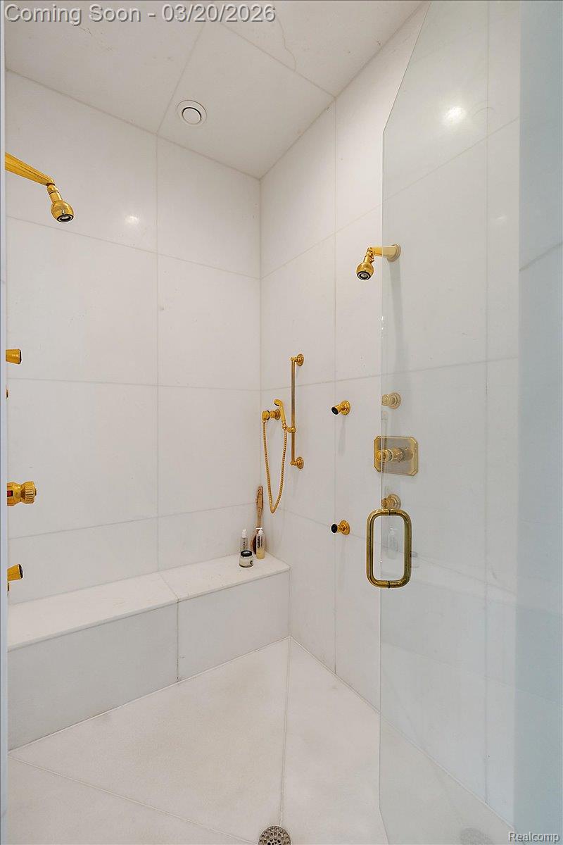 1045 Country Club Road