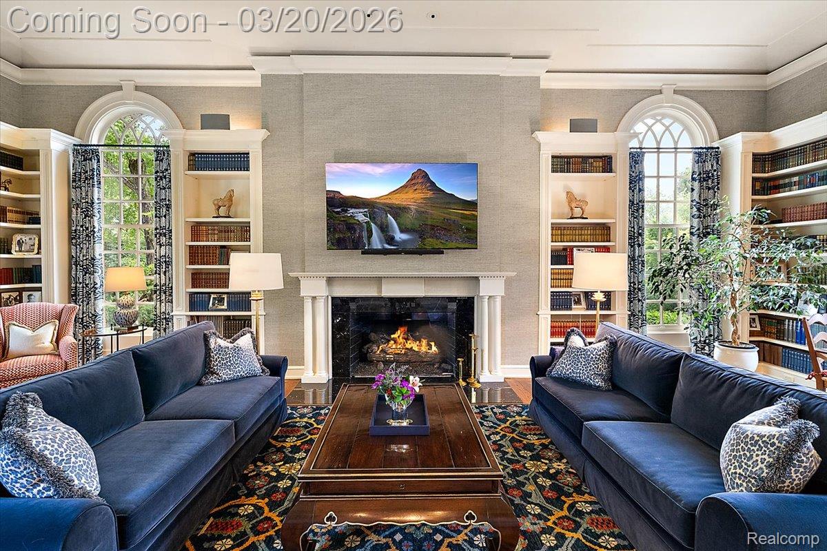 1045 Country Club Road