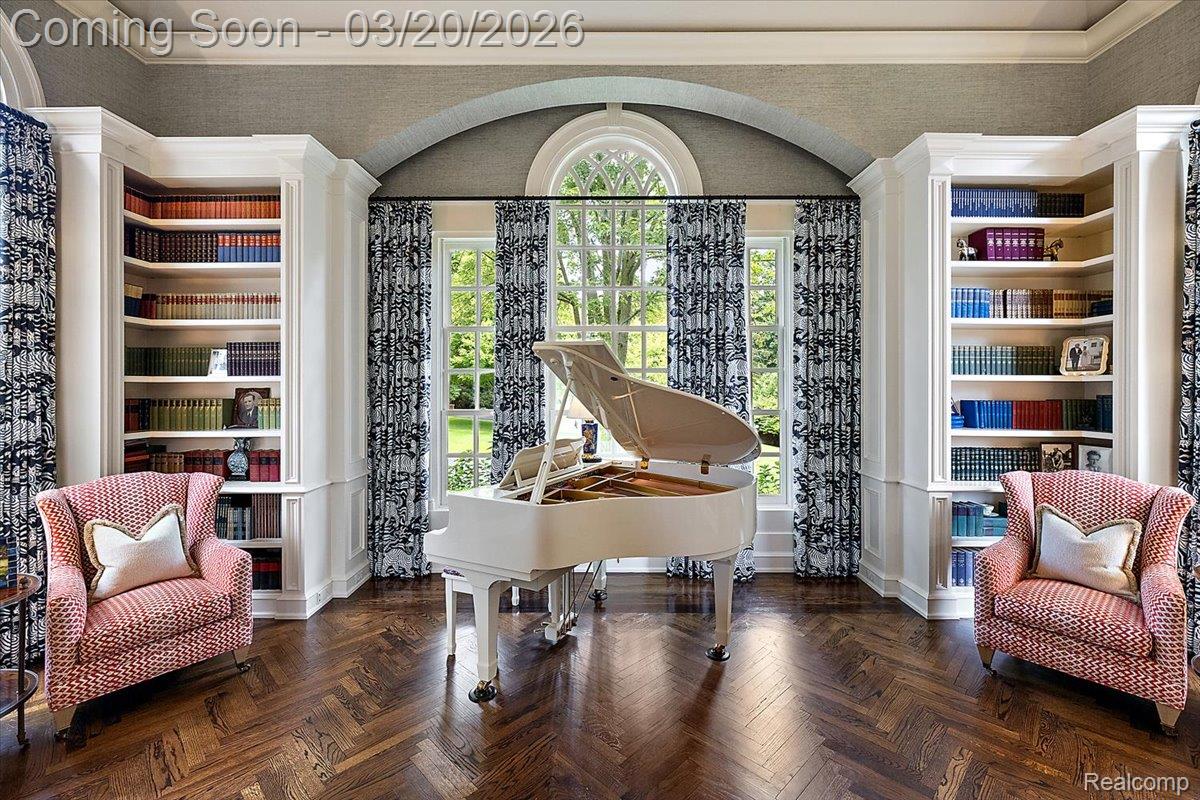 1045 Country Club Road