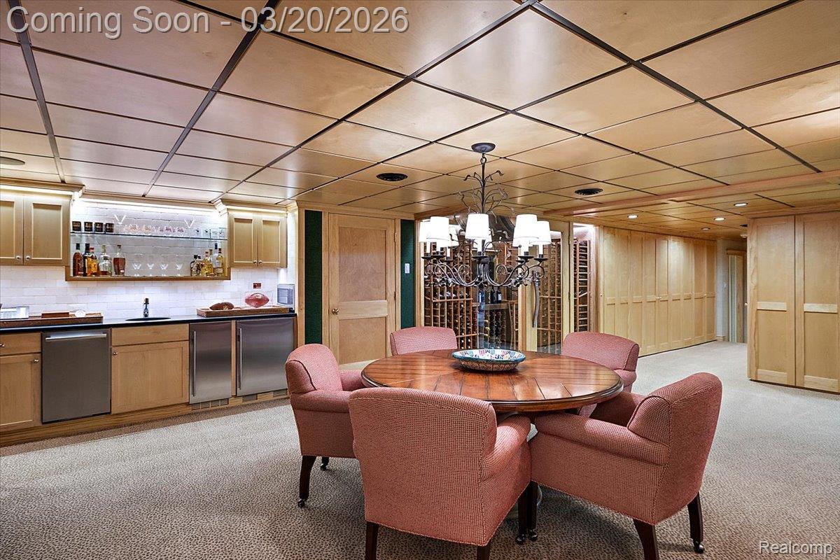 1045 Country Club Road