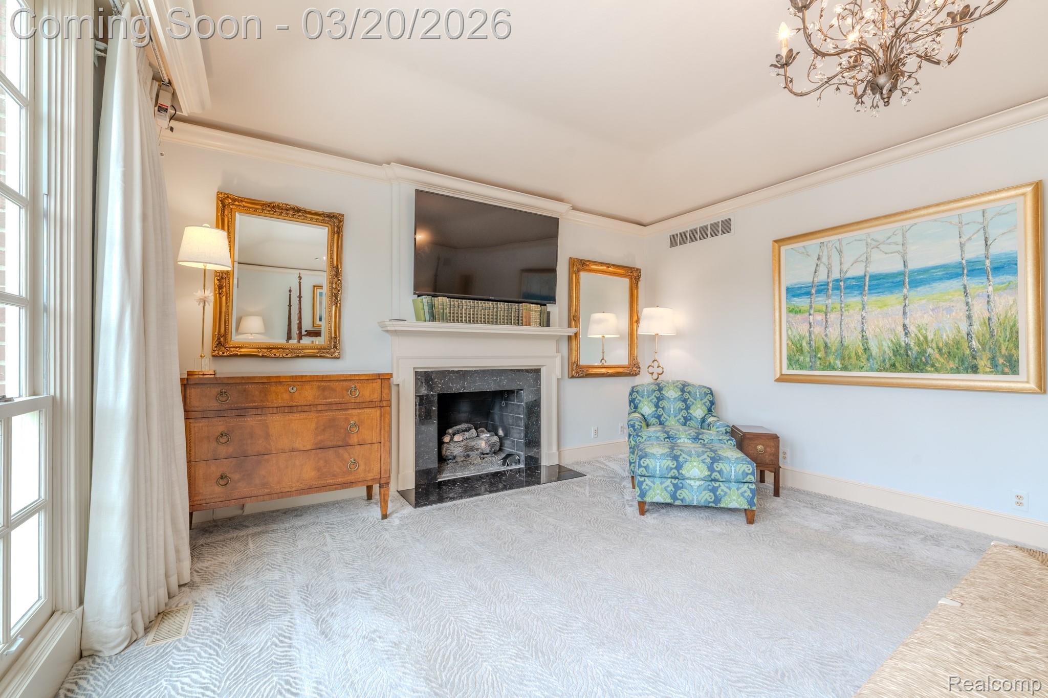 1045 Country Club Road