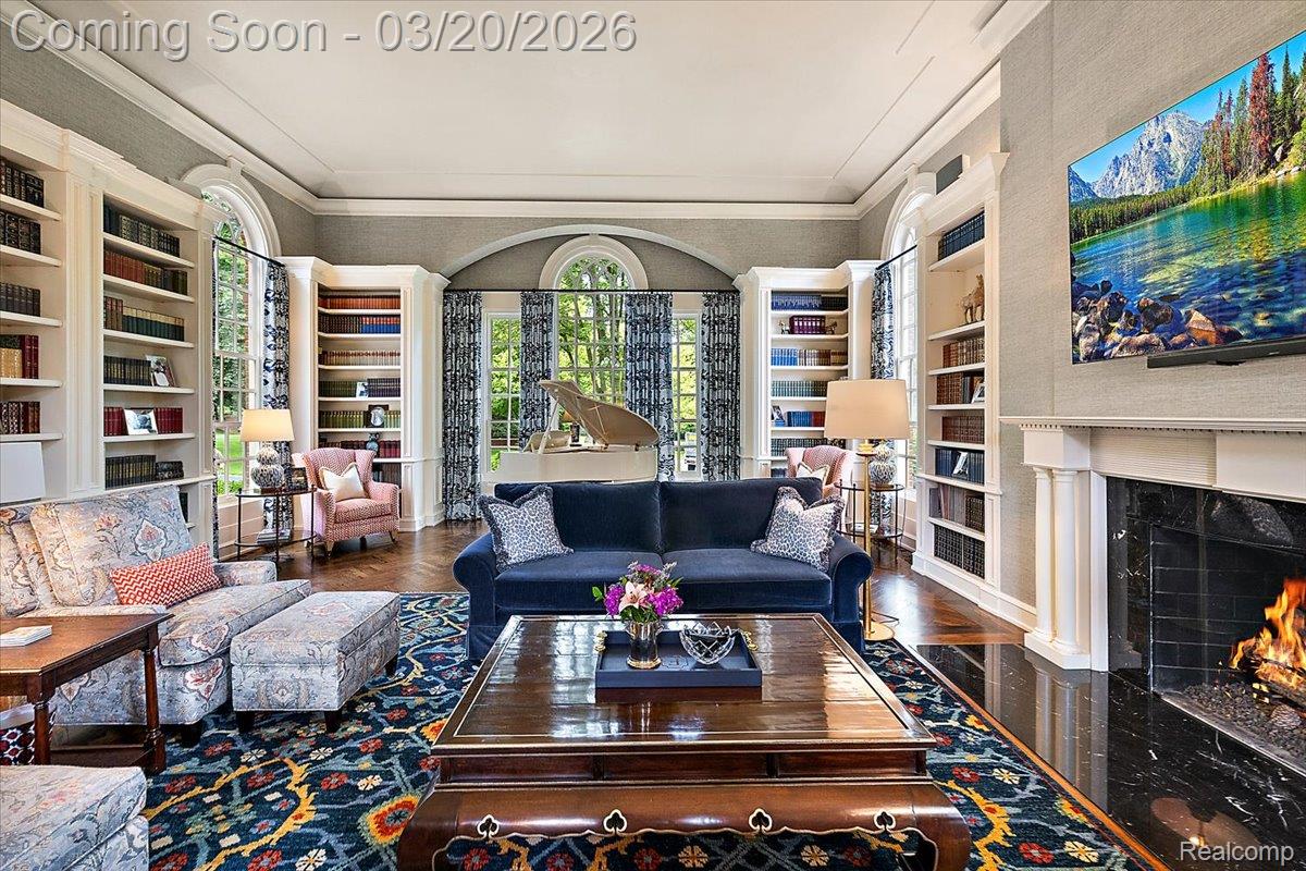 1045 Country Club Road