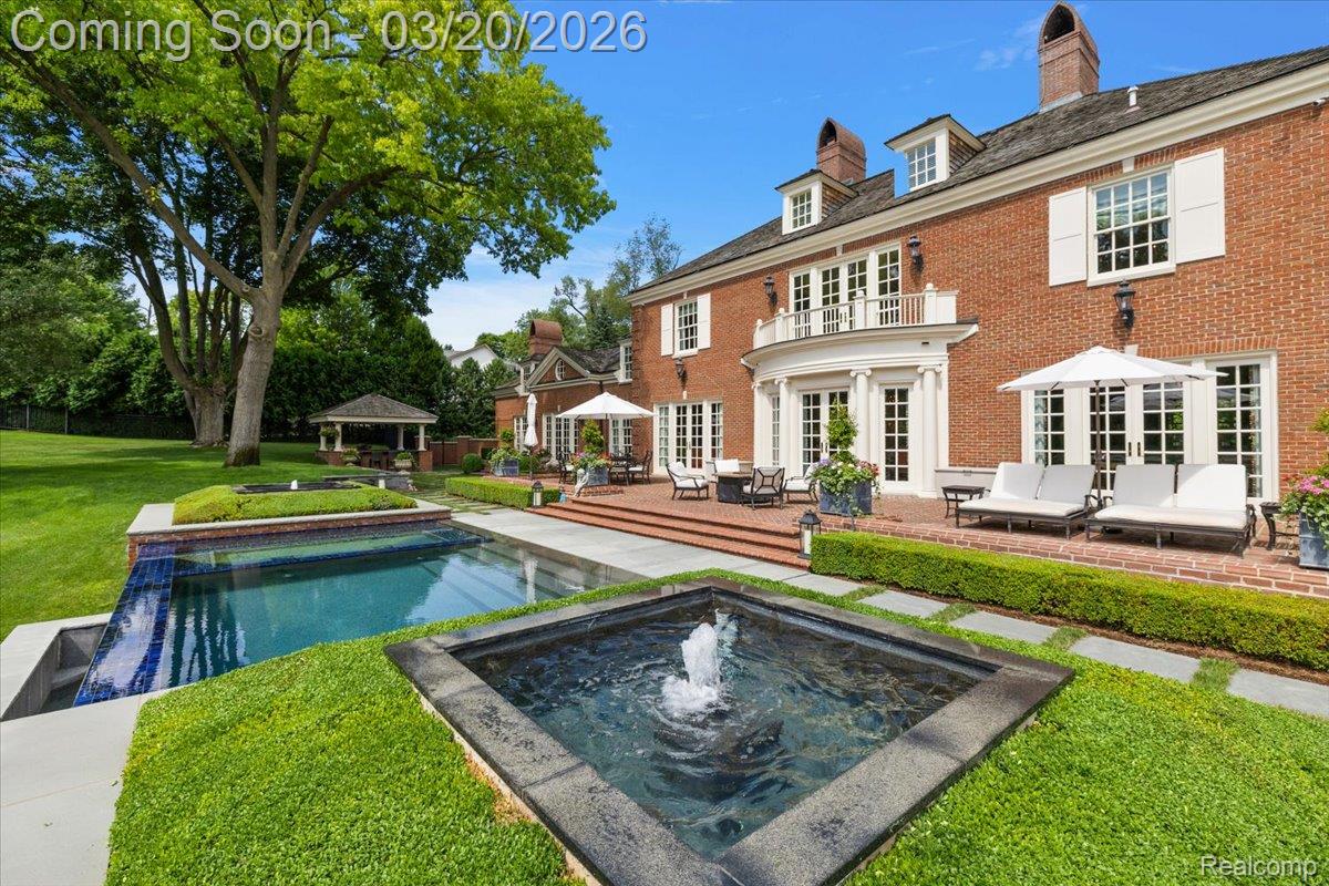 1045 Country Club Road