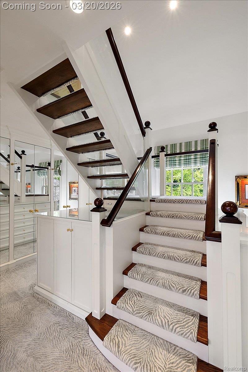 1045 Country Club Road