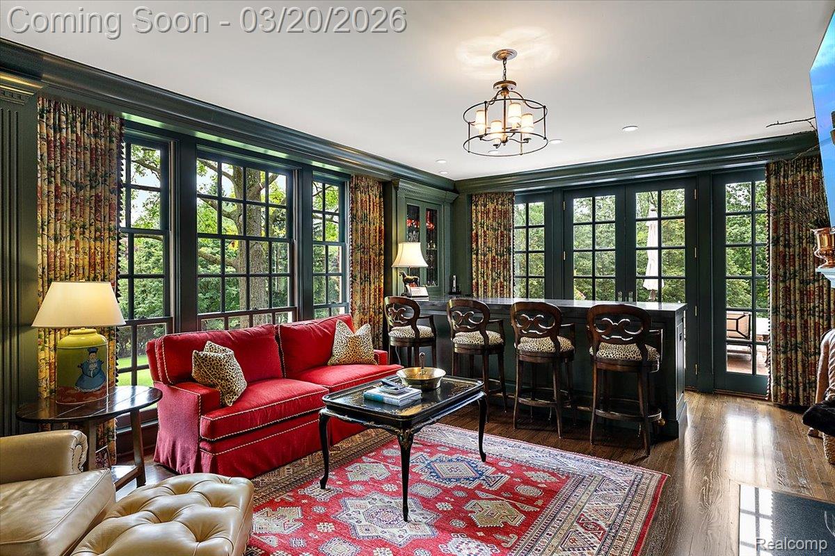 1045 Country Club Road