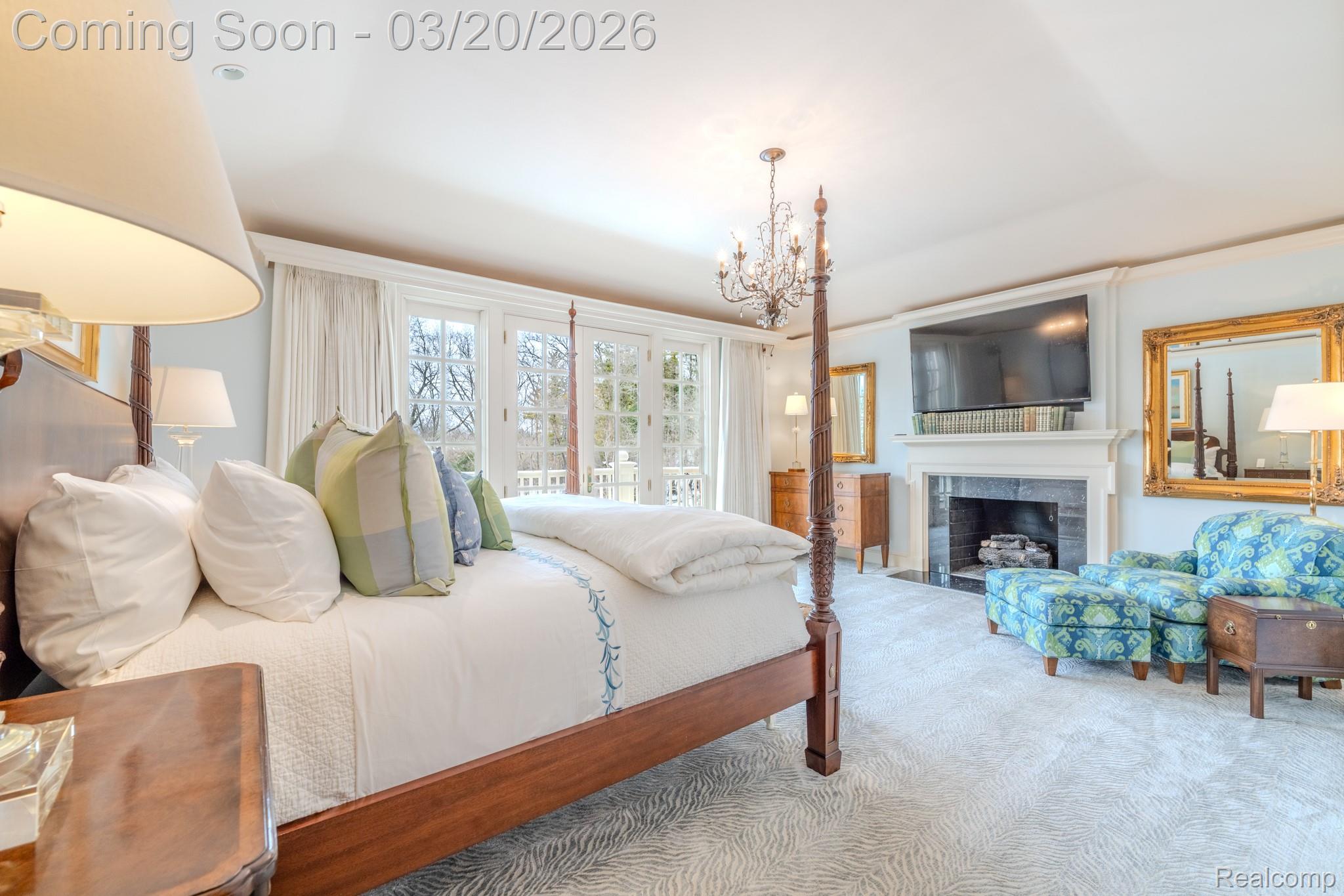 1045 Country Club Road