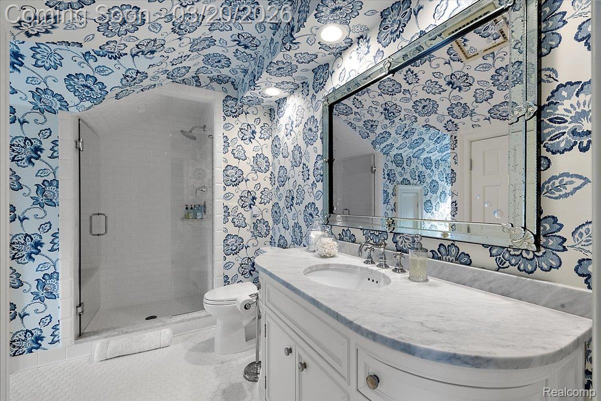 1045 Country Club Road