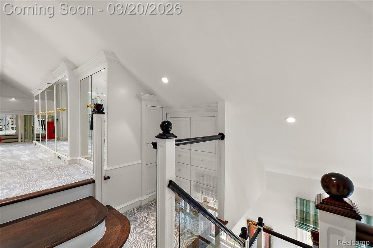 1045 Country Club Road