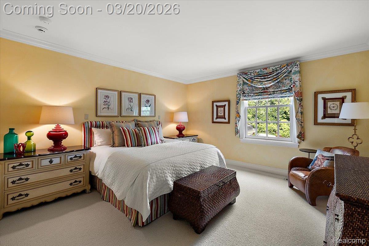 1045 Country Club Road