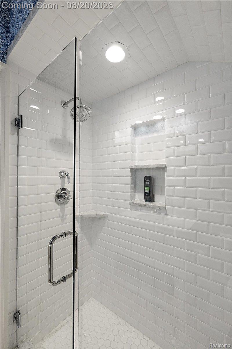 1045 Country Club Road