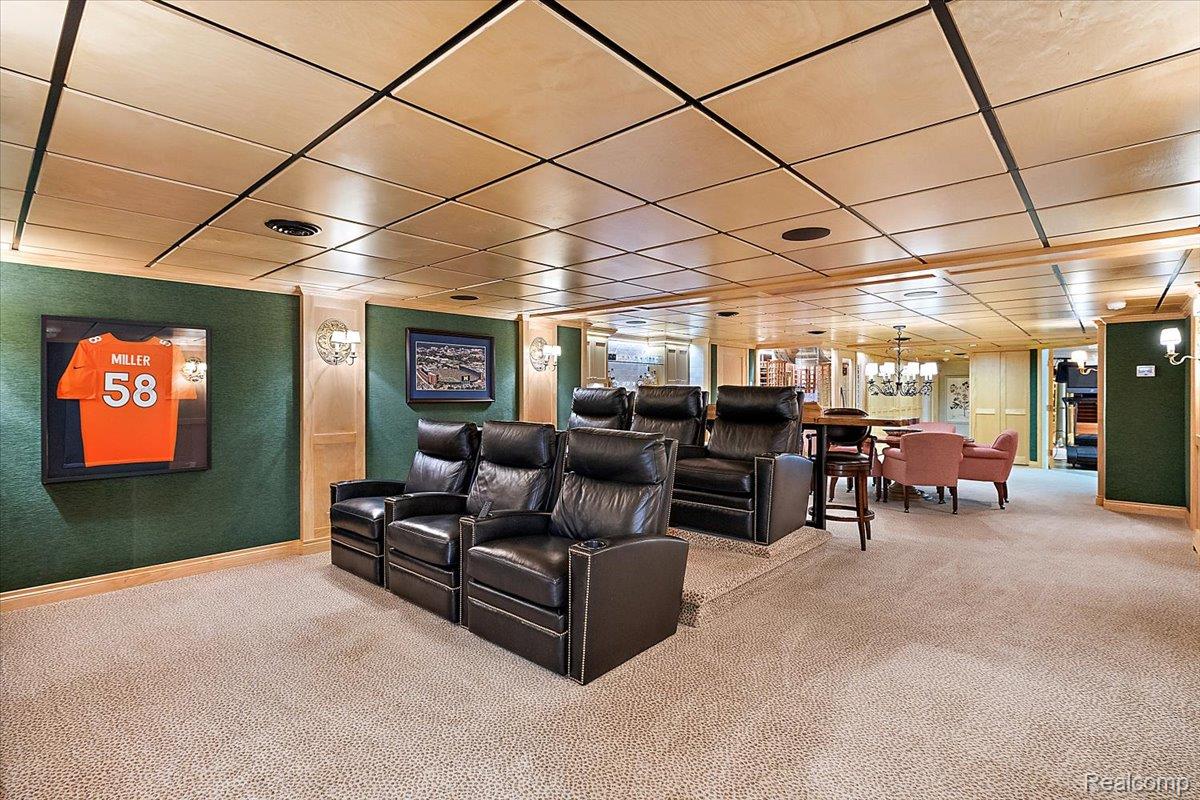 1045 Country Club Road