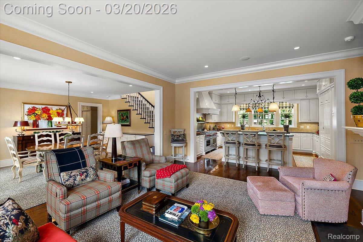 1045 Country Club Road