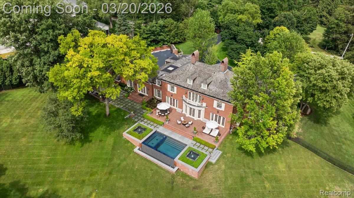 1045 Country Club Road