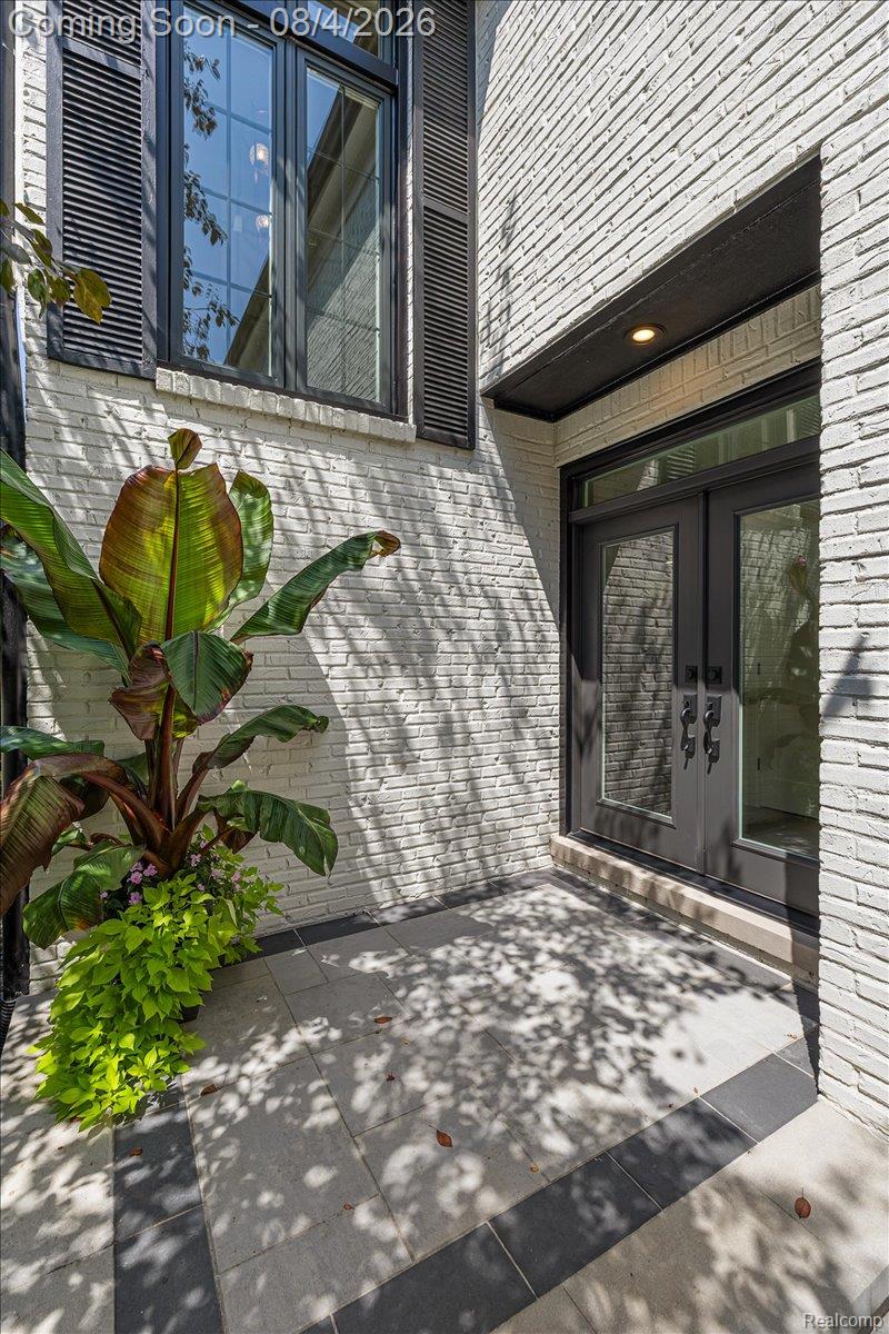 596 Henrietta Street