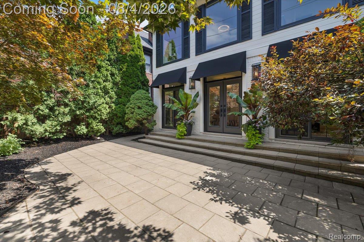 596 Henrietta Street