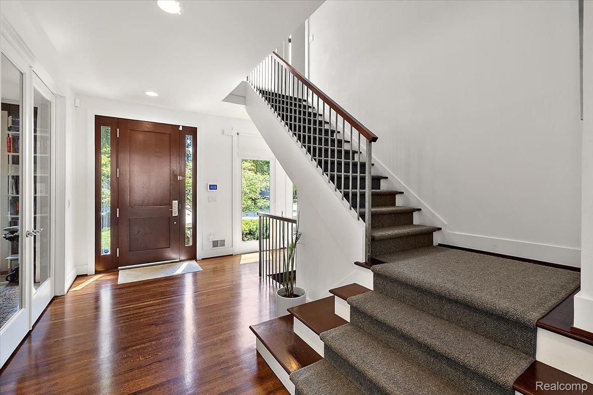 559 Bennaville Avenue