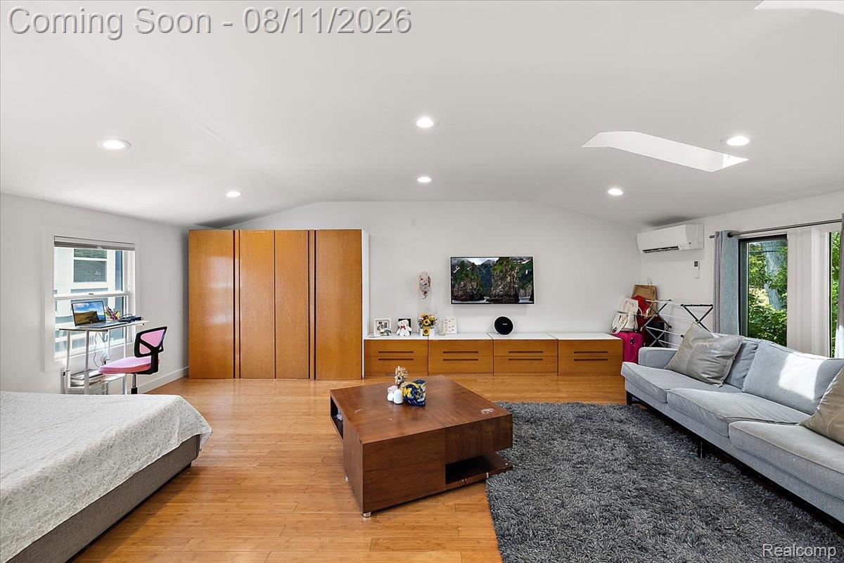 559 Bennaville Avenue