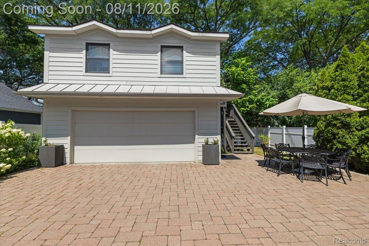 559 Bennaville Avenue