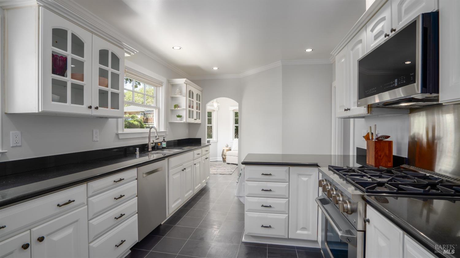 10 Broadmoor Ave, San Anselmo * Represented Seller