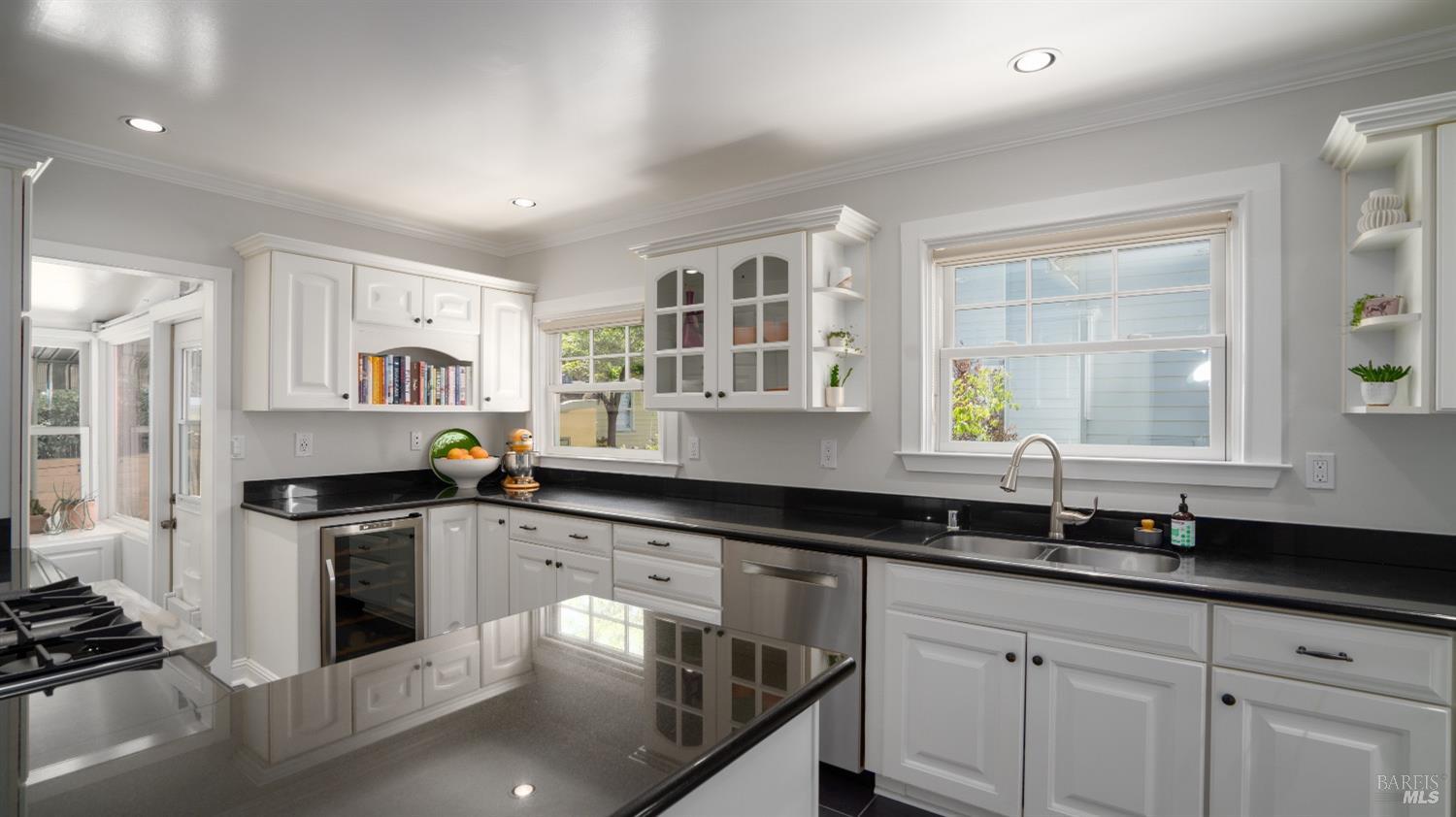 10 Broadmoor Ave, San Anselmo * Represented Seller