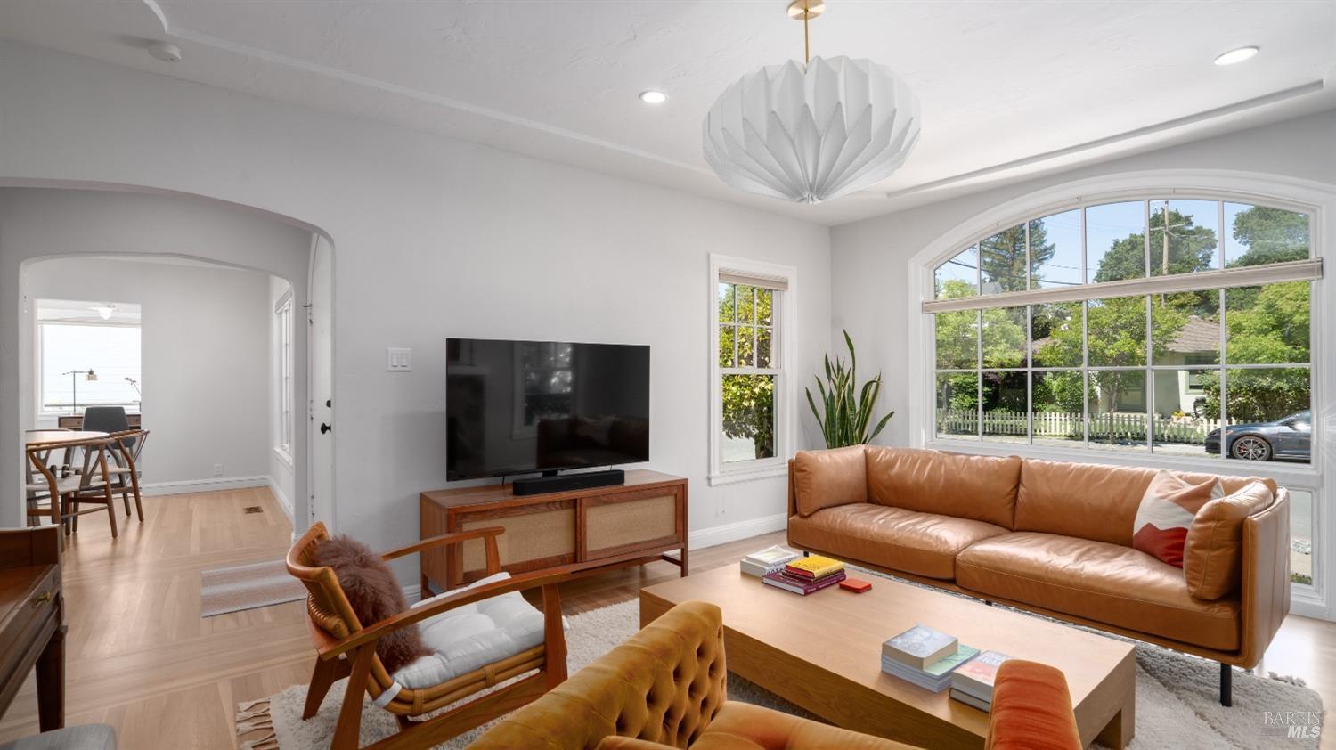 10 Broadmoor Ave, San Anselmo * Represented Seller