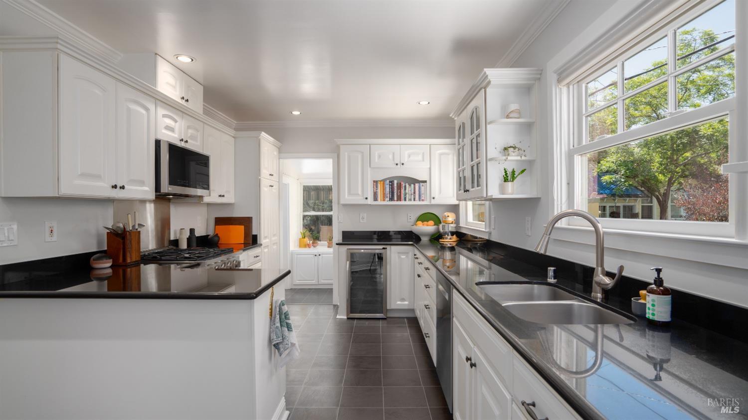 10 Broadmoor Ave, San Anselmo * Represented Seller