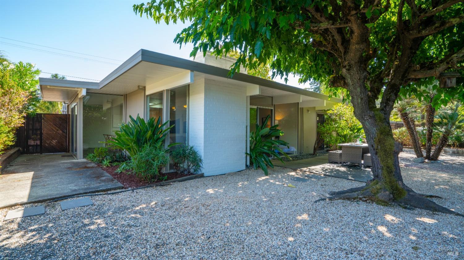 884 Greenberry Ln, San Rafael * Represented Sellers