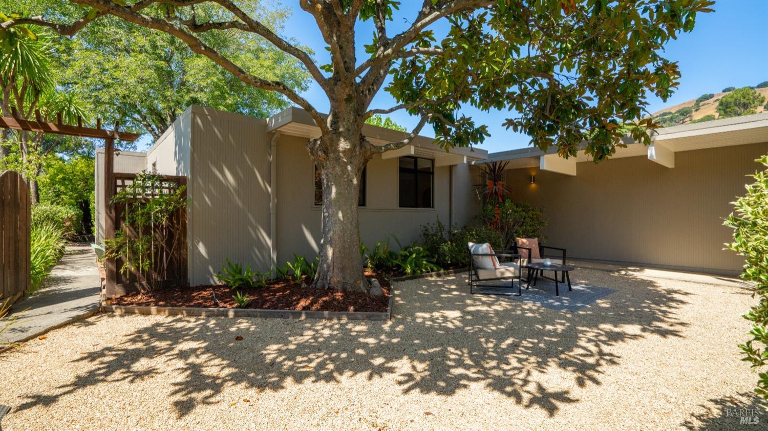 884 Greenberry Ln, San Rafael * Represented Sellers