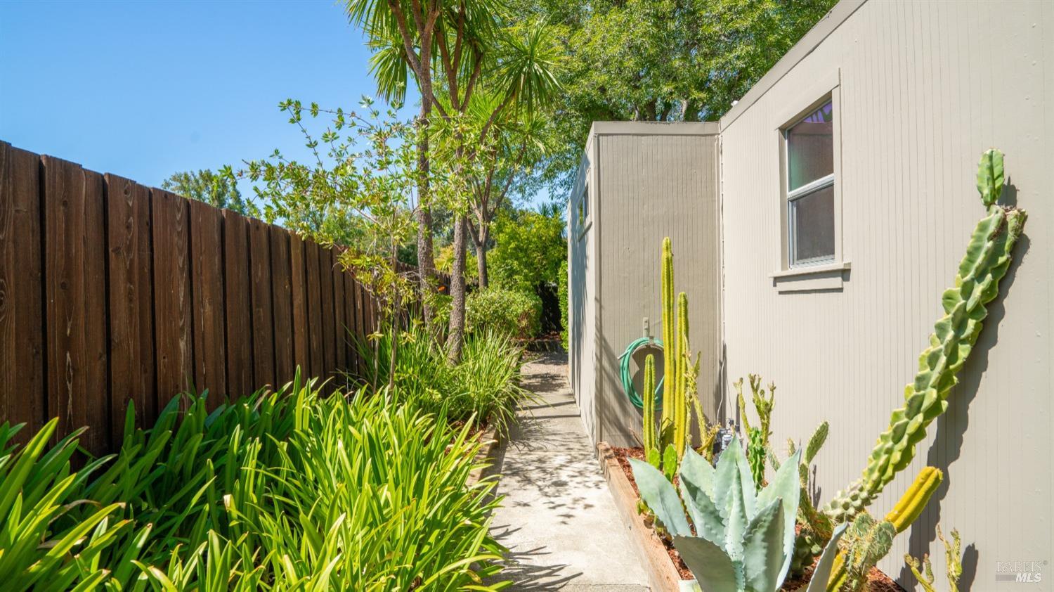 884 Greenberry Ln, San Rafael * Represented Sellers