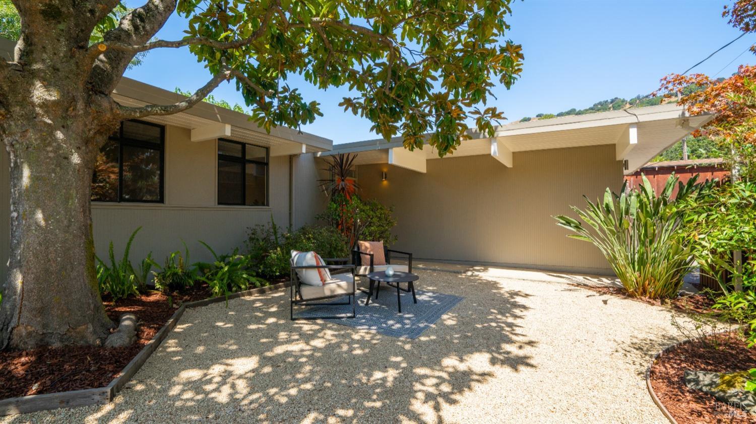 884 Greenberry Ln, San Rafael * Represented Sellers