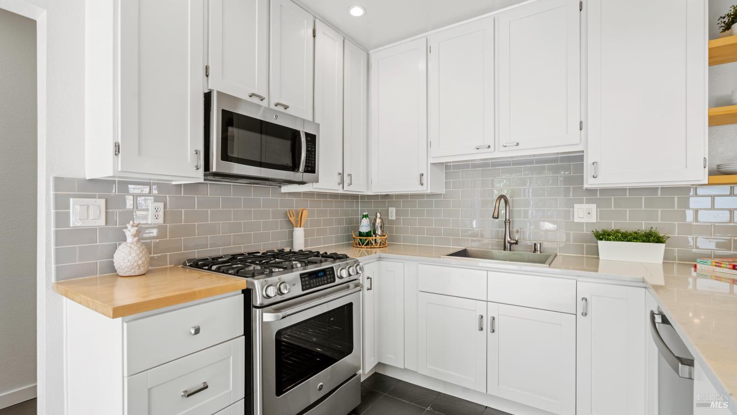 72 Parkview Cir