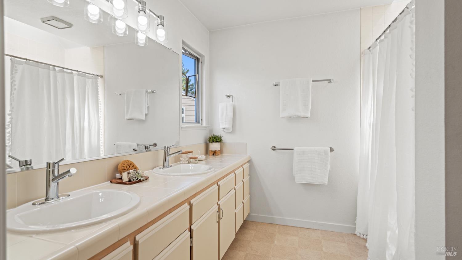 72 Parkview Cir