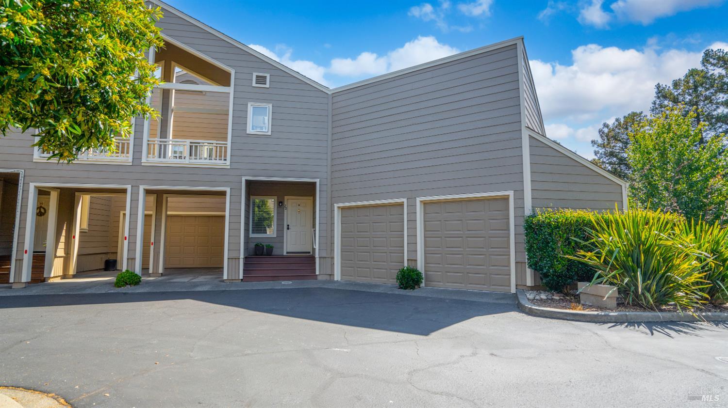 72 Parkview Cir