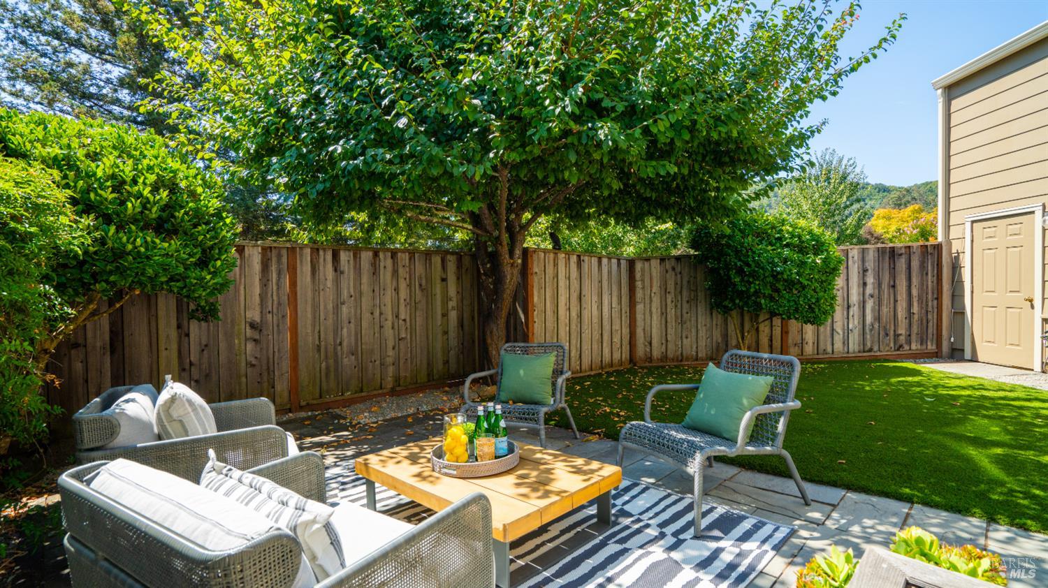 72 Parkview Cir