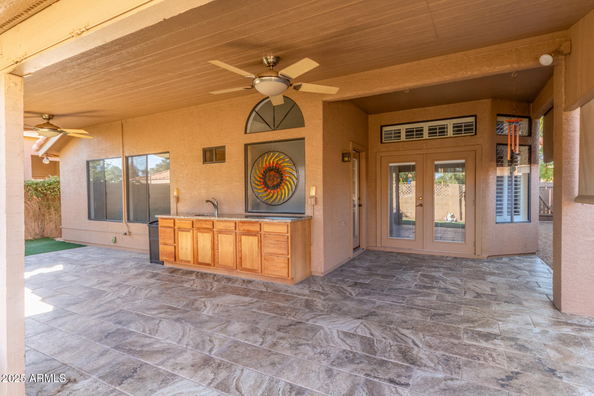 5016 E Waltann Lane