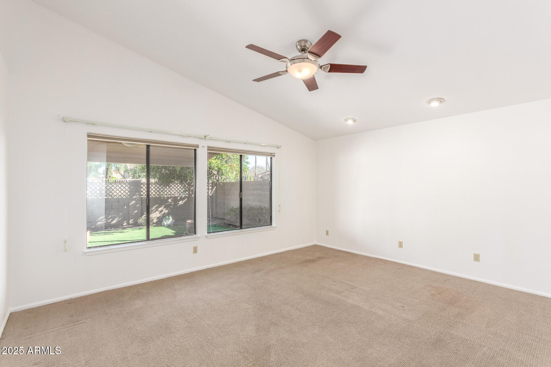 5016 E Waltann Lane