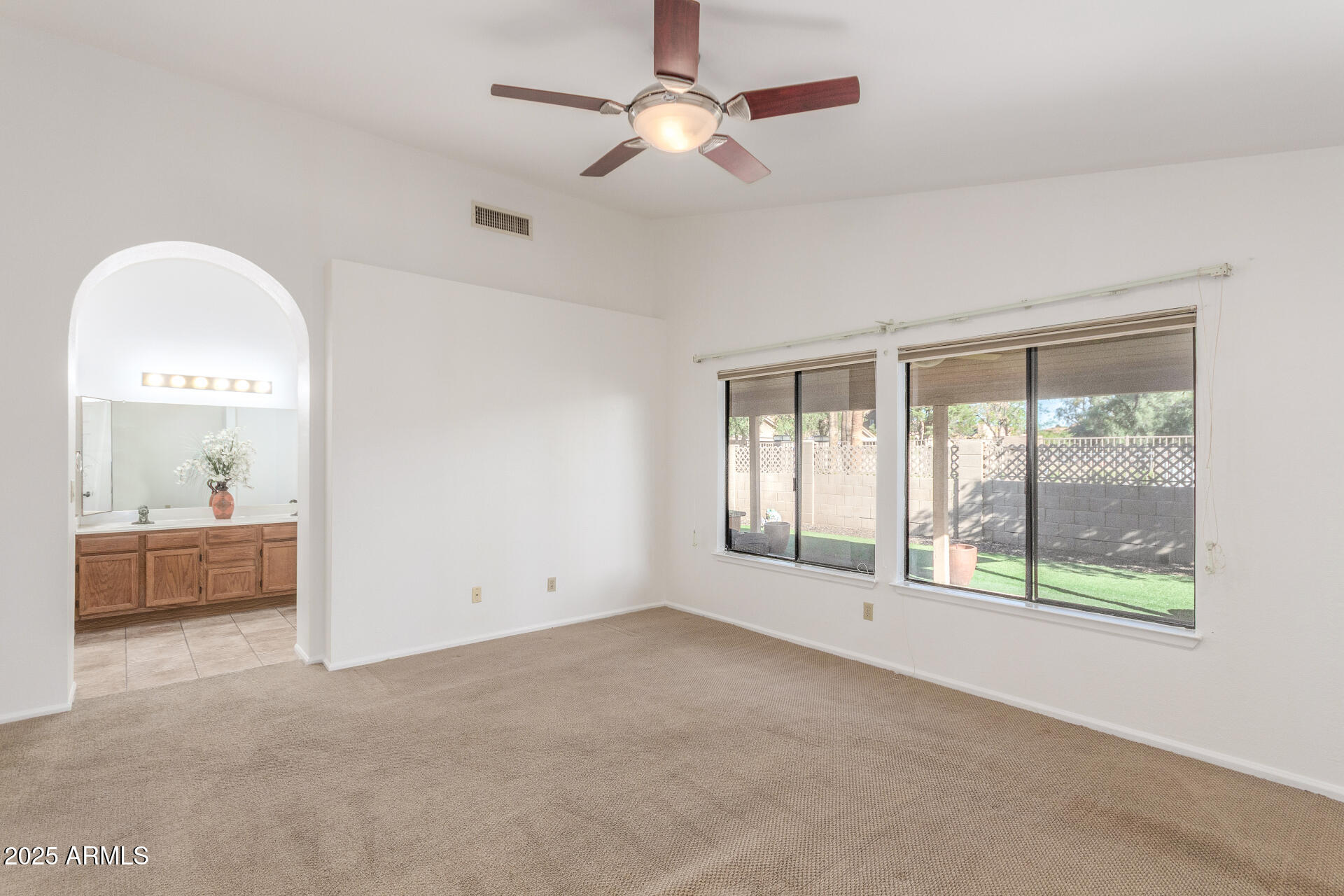 5016 E Waltann Lane