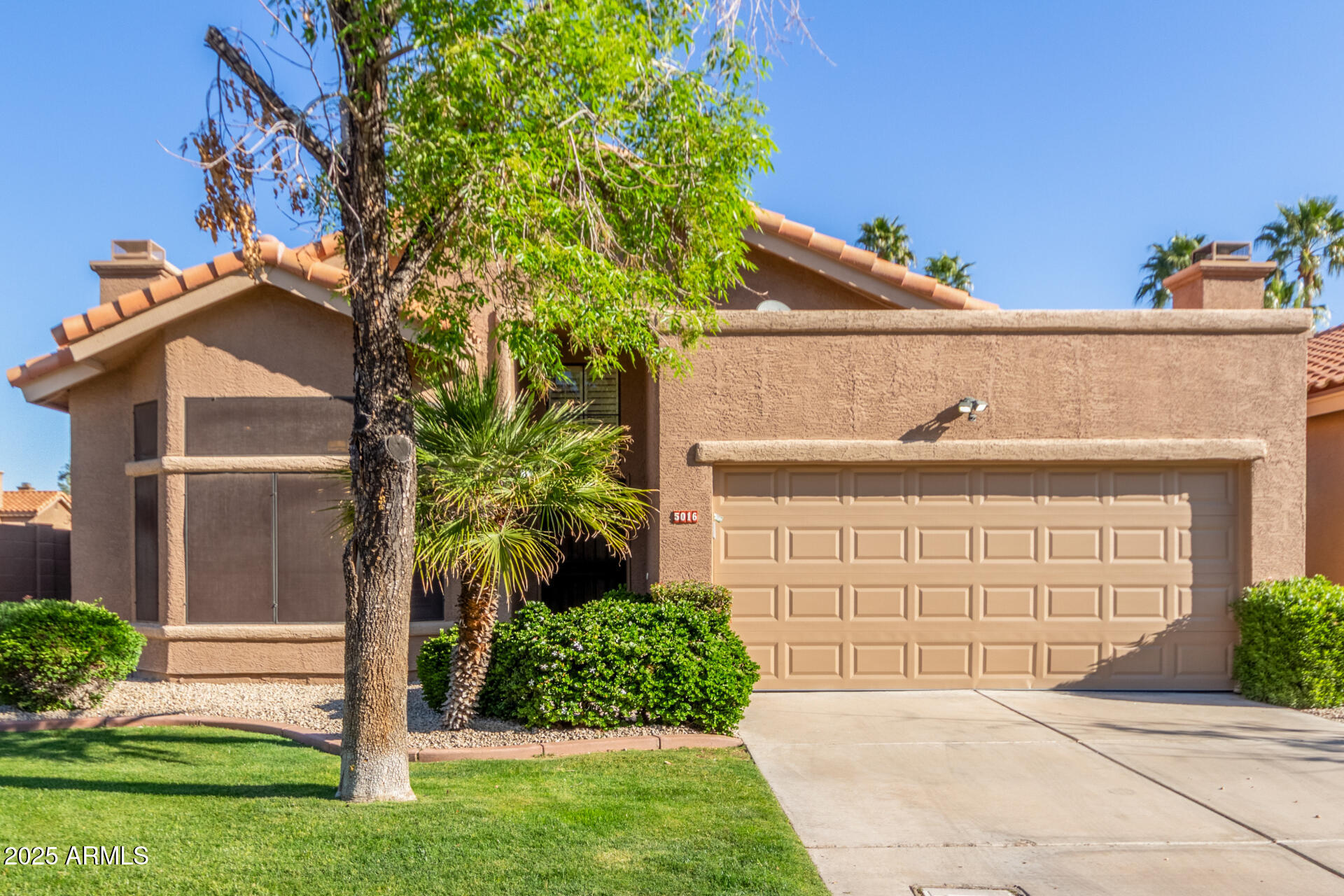 5016 E Waltann Lane