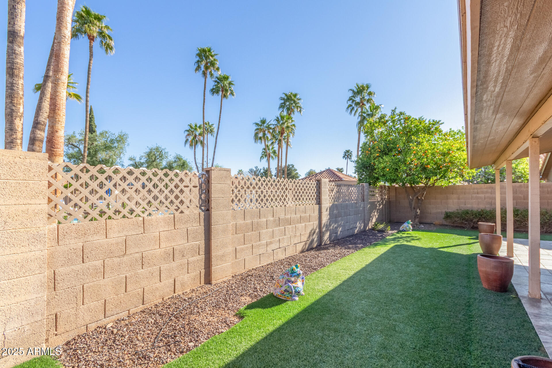 5016 E Waltann Lane