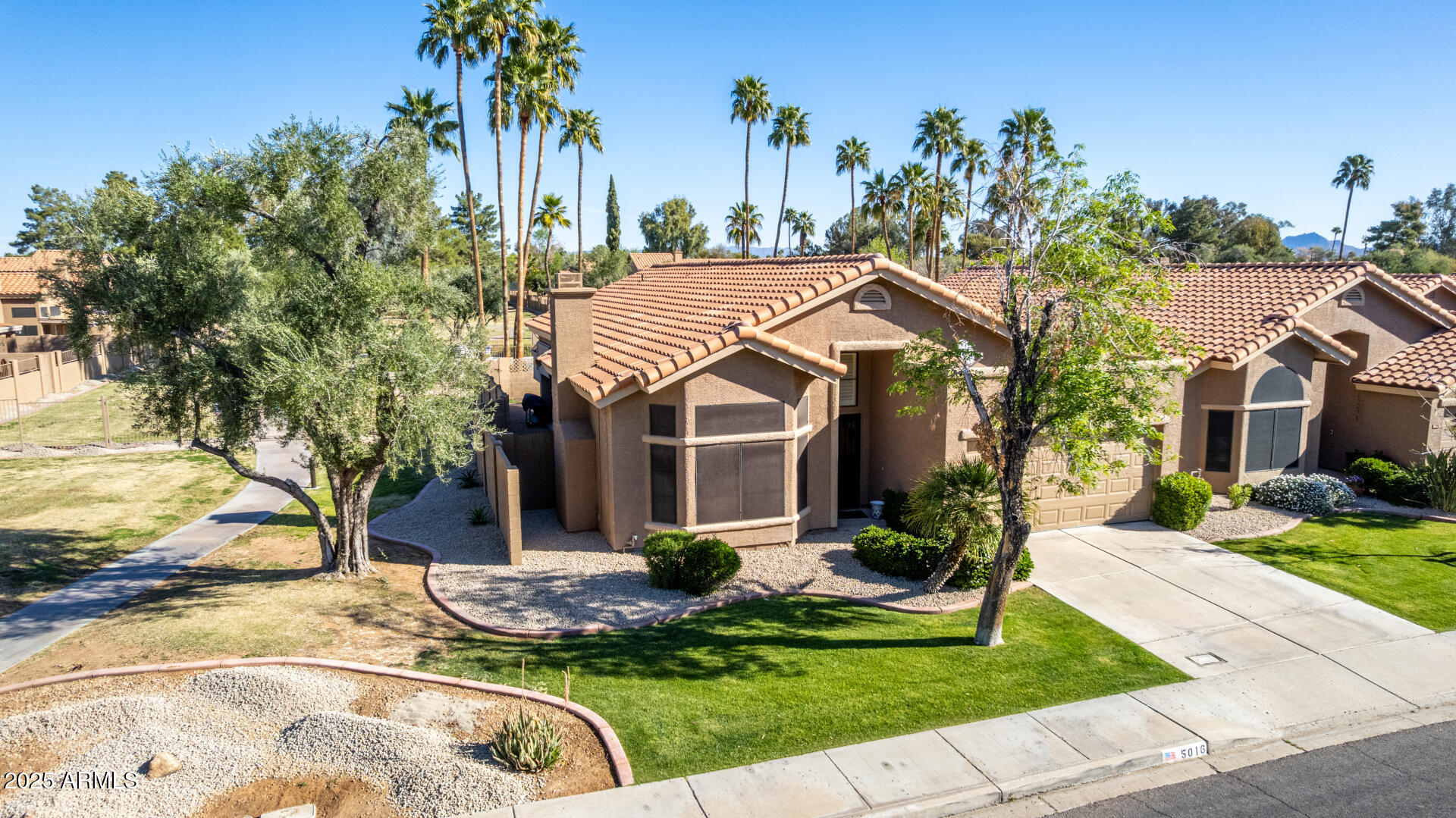 5016 E Waltann Lane
