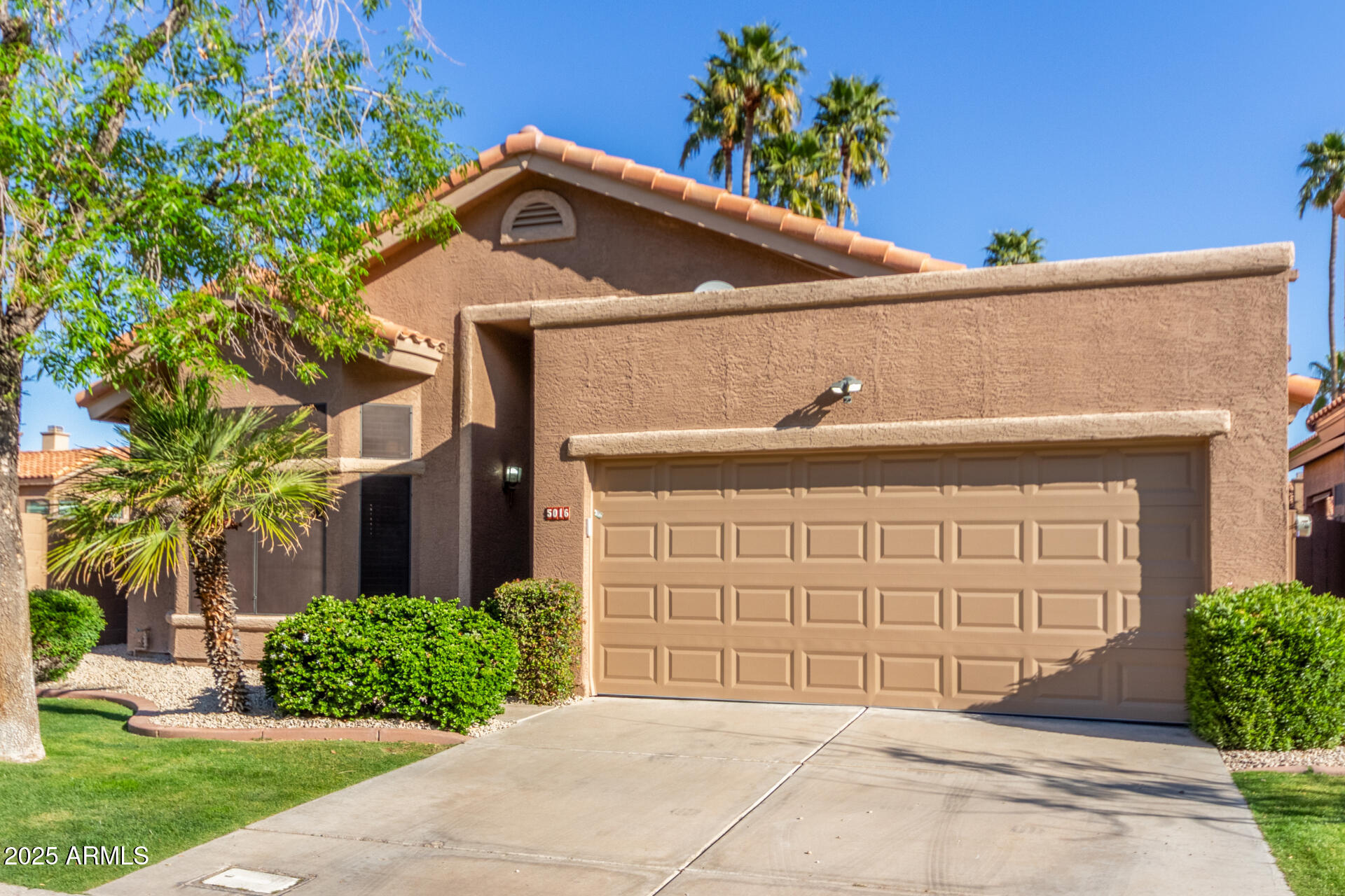 5016 E Waltann Lane