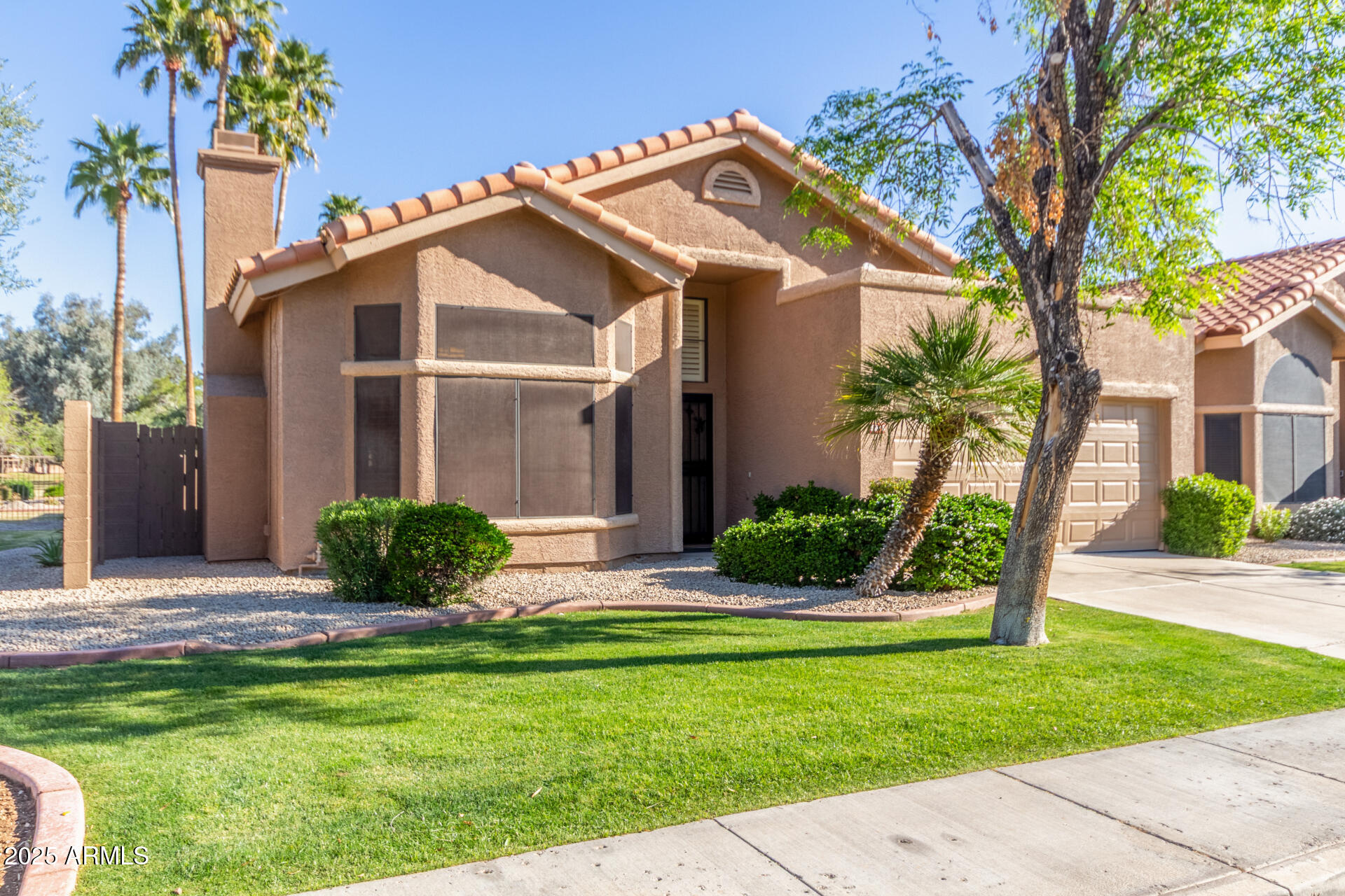5016 E Waltann Lane