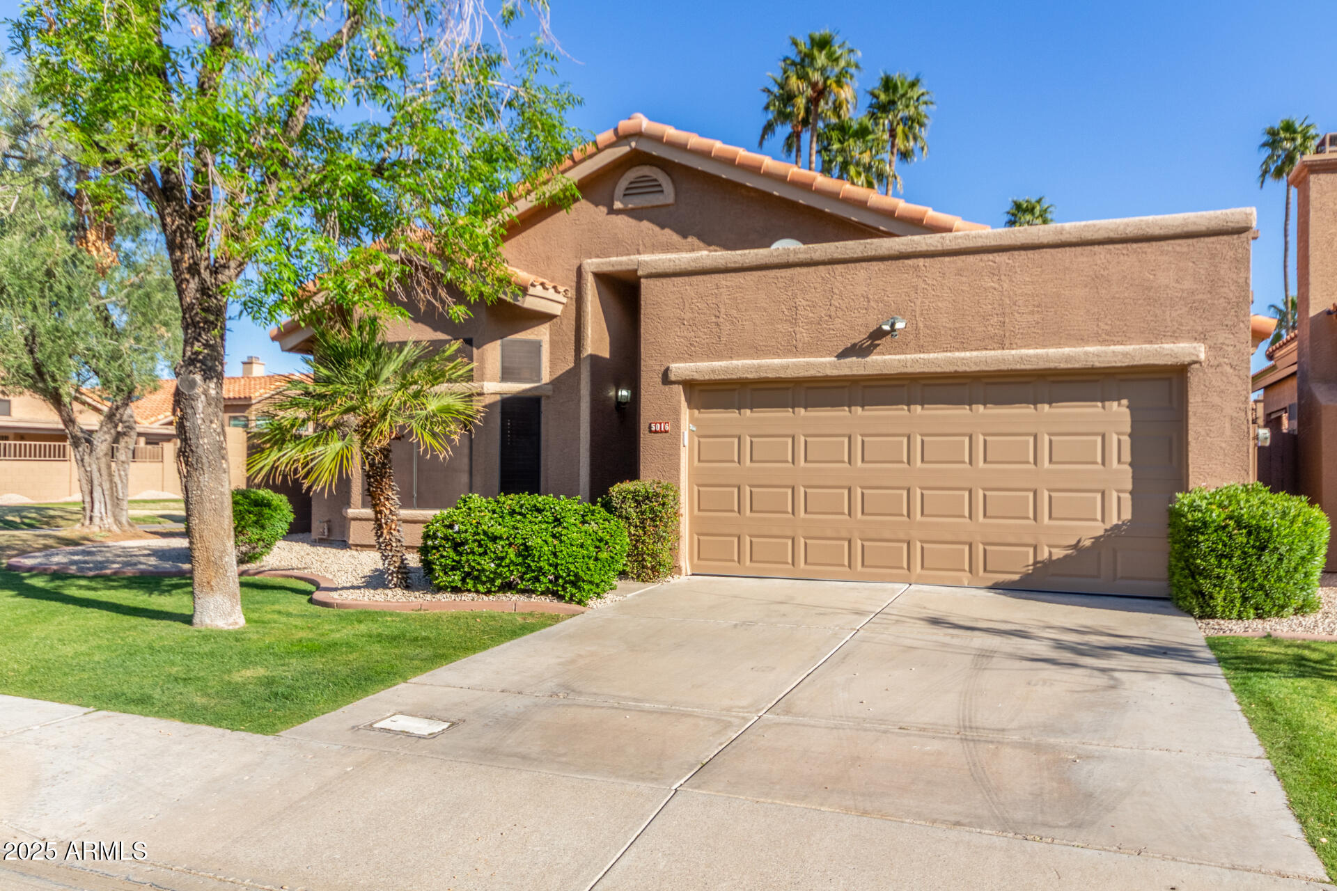 5016 E Waltann Lane