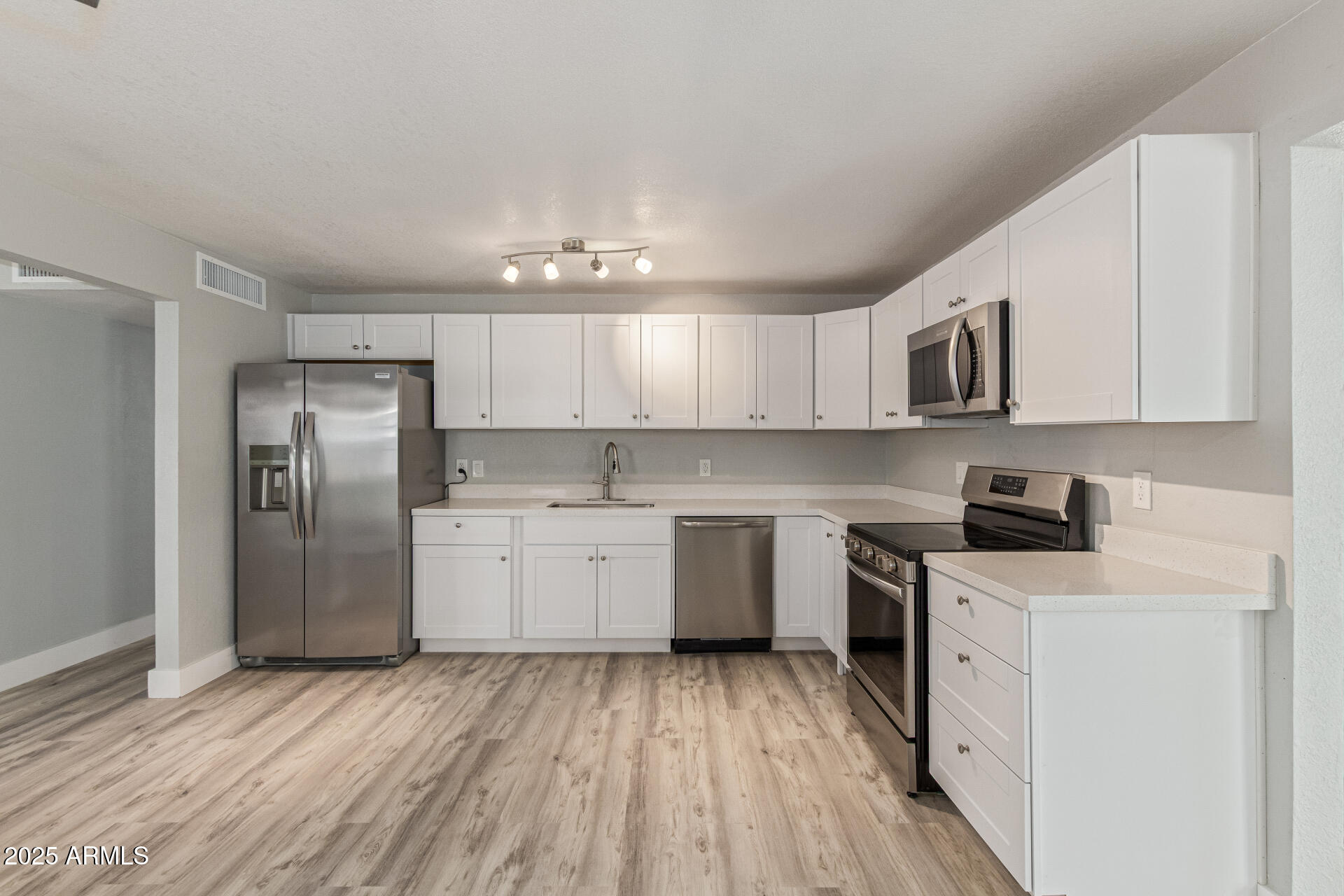 13202 N 40TH Place