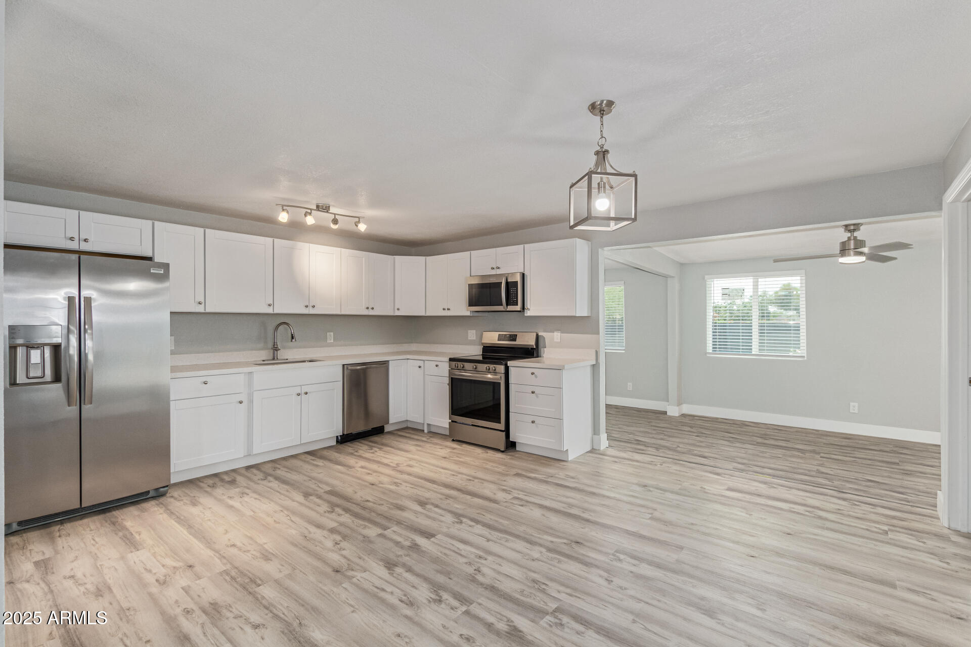 13202 N 40TH Place