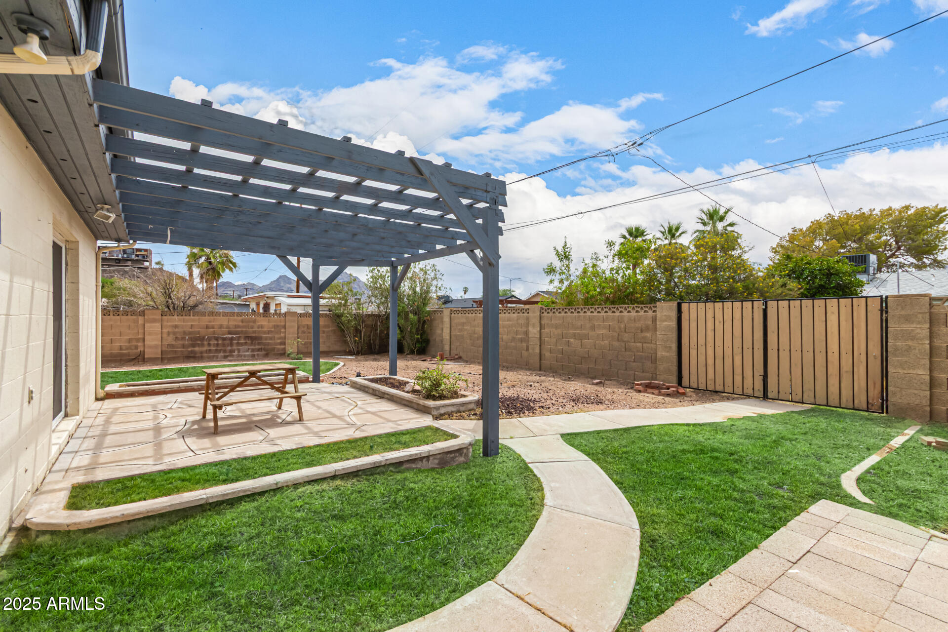 837 E ECHO Lane, Phoenix